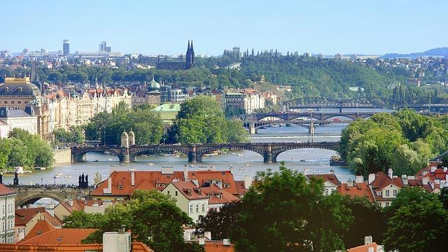 prague-bridges-3512340_640