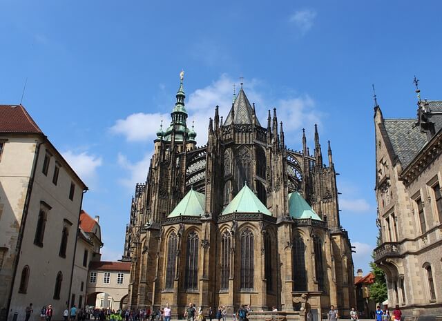 קתדרלת ויטוס הקדוש נחשבת לאחד המקומות הכי פופולריים בפראג