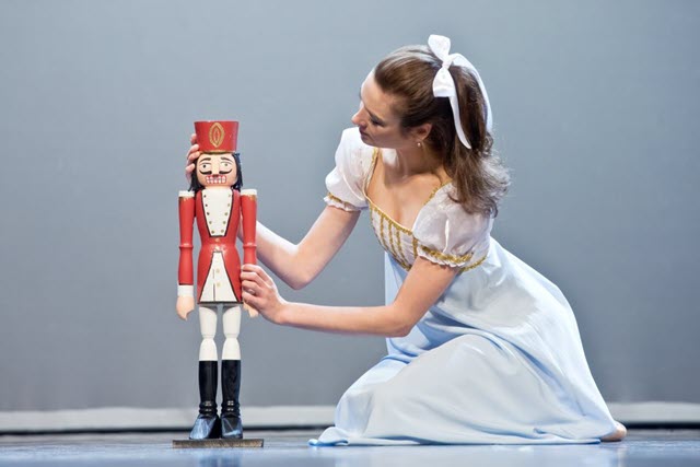 מופע בלט מפצח האגוזים - The Nutcracker Ballet