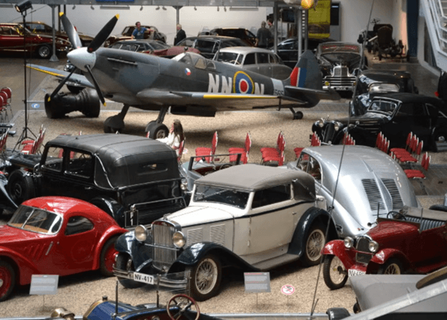 מכוניות קלאסיות במוזיאון הטכני הלאומי