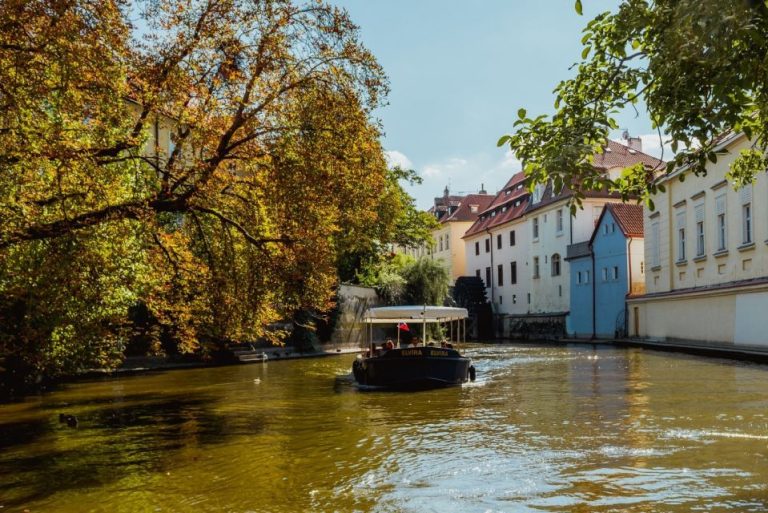 Sightseeing Cruise to Devil's Channel