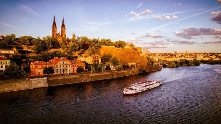 Vltava River Night Cruise with Buffet